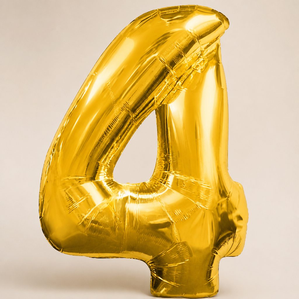 Золотая цифра "4"