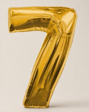 Золотая цифра "7"
