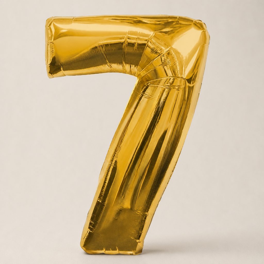 Золотая цифра "7"