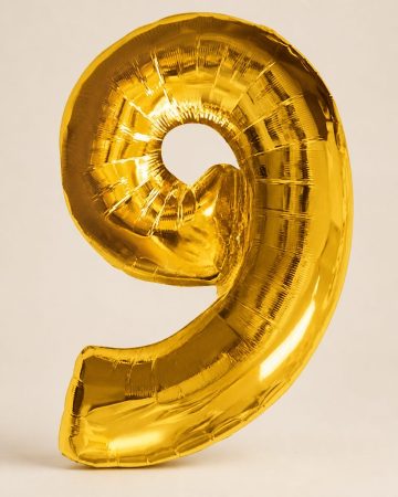 Золотая цифра "9"